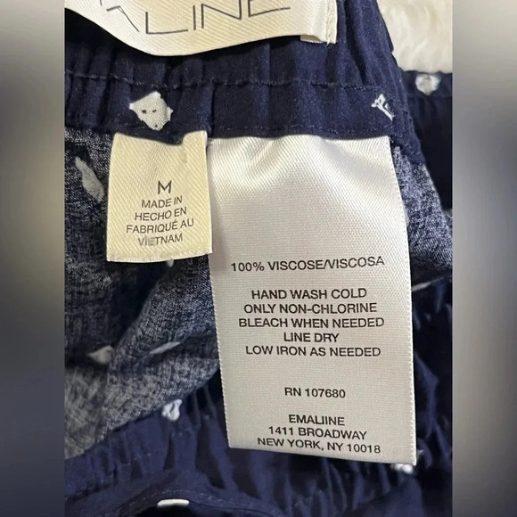 Emaline Pants, super comfortable. Size medium - Picture 7 of 7